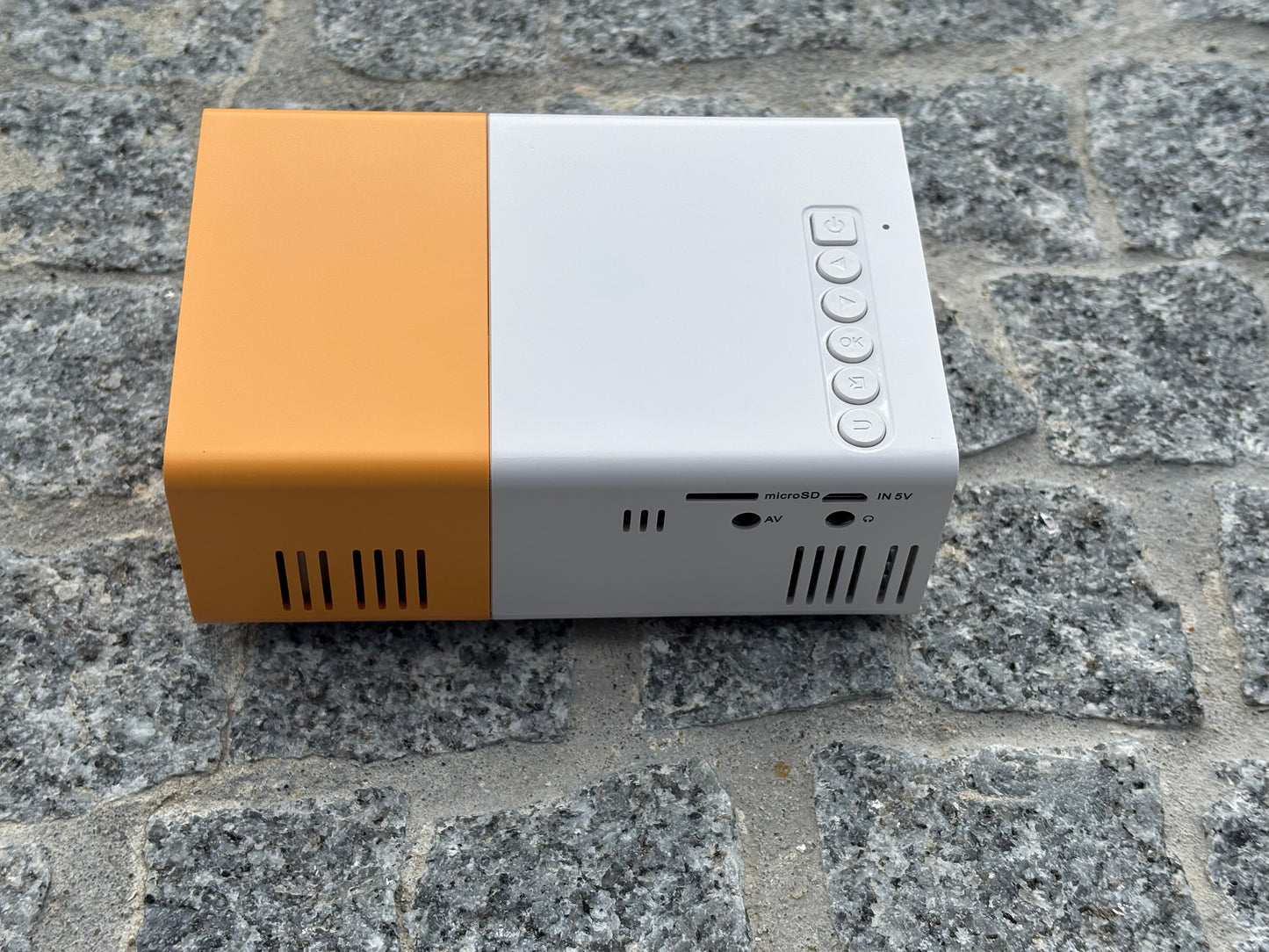 Mini Projetor Portátil Multimédia